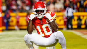 Tyreek Hill of the Dolphins landed a fresh contract.